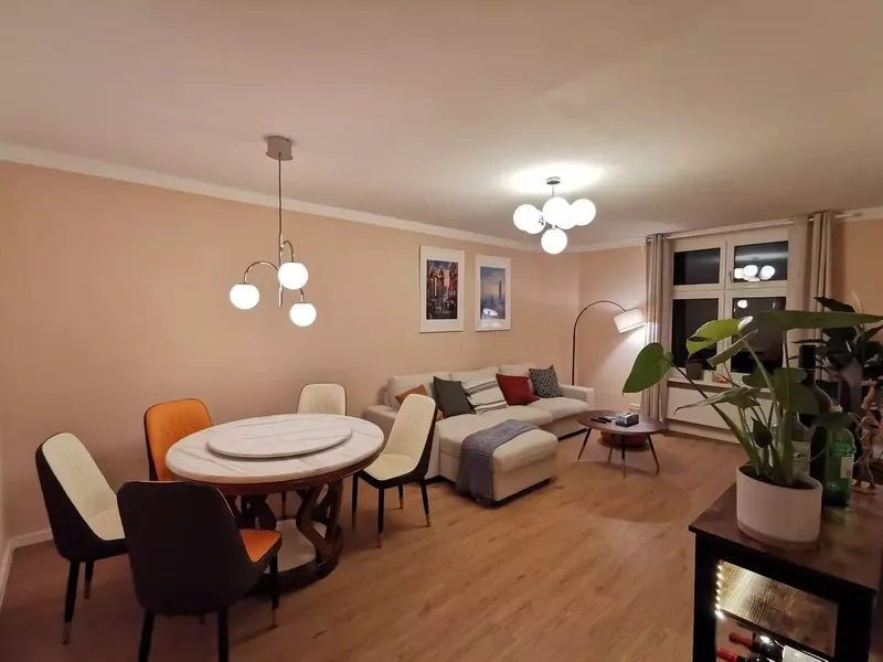 (BEFRISTET) Stilvolle & Zentrale Wohnung in Berlin – Renoviert und Möbliert! — photo 1